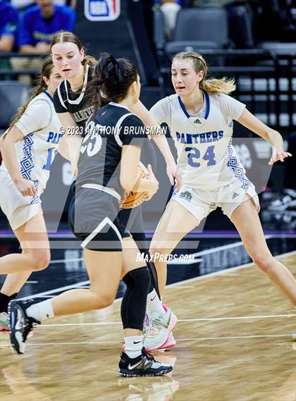 Thumbnail 2 in Shalhevet vs. San Domenico (CIF State D4 Final) photogallery.