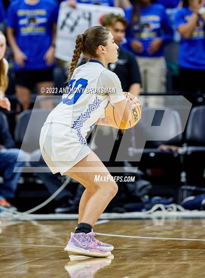 Thumbnail 3 in Shalhevet vs. San Domenico (CIF State D4 Final) photogallery.
