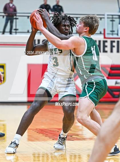Thumbnail 3 in Sycamore vs. Mason (OHSAA Southwest District Division 1 Sectionals Round 1) photogallery.