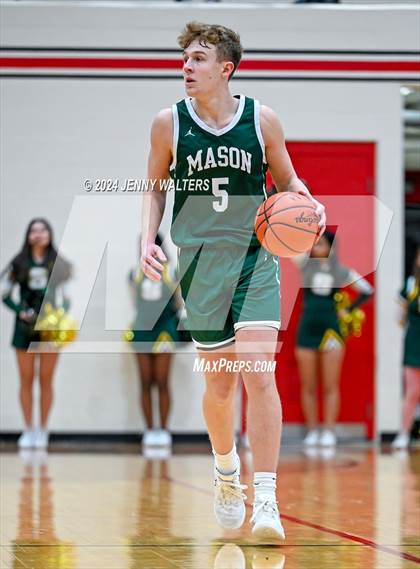 Thumbnail 1 in Sycamore vs. Mason (OHSAA Southwest District Division 1 Sectionals Round 1) photogallery.