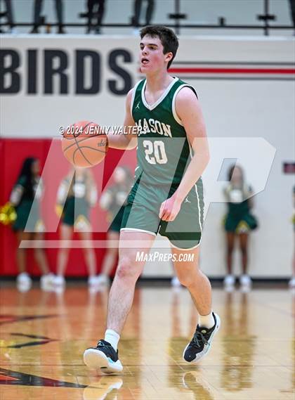 Thumbnail 2 in Sycamore vs. Mason (OHSAA Southwest District Division 1 Sectionals Round 1) photogallery.