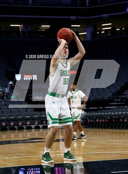 Thumbnail 3 in El Camino vs Marysville @ Golden 1 Center photogallery.