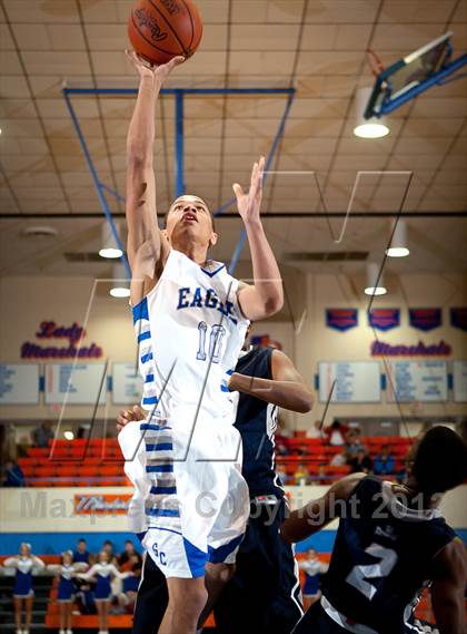 Thumbnail 1 in Graves County vs Warren Central (Marshall County Hoopfest) photogallery.