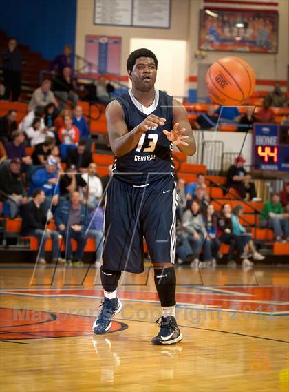 Thumbnail 2 in Graves County vs Warren Central (Marshall County Hoopfest) photogallery.