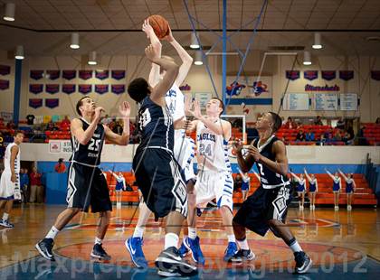 Thumbnail 3 in Graves County vs Warren Central (Marshall County Hoopfest) photogallery.