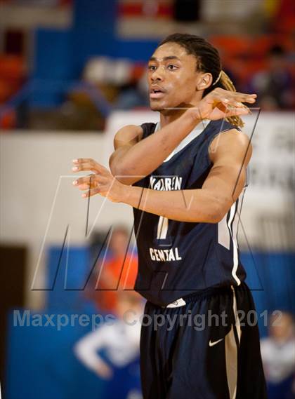 Thumbnail 1 in Graves County vs Warren Central (Marshall County Hoopfest) photogallery.