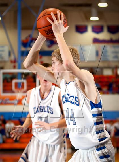 Thumbnail 1 in Graves County vs Warren Central (Marshall County Hoopfest) photogallery.