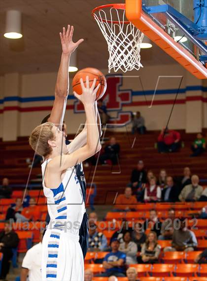 Thumbnail 3 in Graves County vs Warren Central (Marshall County Hoopfest) photogallery.