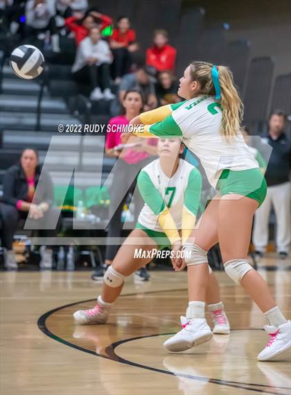 Thumbnail 2 in Holtville vs. Helix (CIF SDS D3 finals) photogallery.
