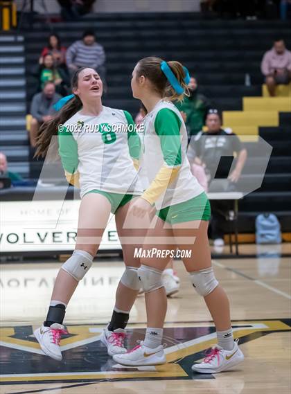 Thumbnail 3 in Holtville vs. Helix (CIF SDS D3 finals) photogallery.