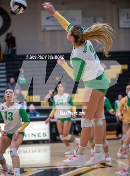 Thumbnail 3 in Holtville vs. Helix (CIF SDS D3 finals) photogallery.