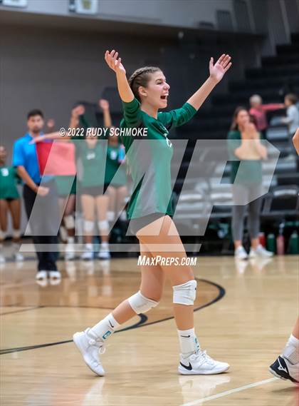 Thumbnail 2 in Holtville vs. Helix (CIF SDS D3 finals) photogallery.