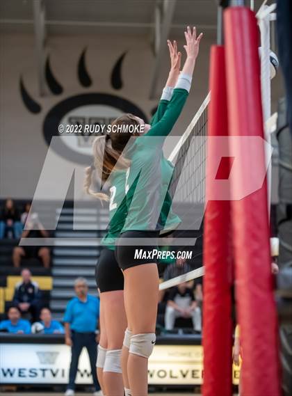 Thumbnail 1 in Holtville vs. Helix (CIF SDS D3 finals) photogallery.