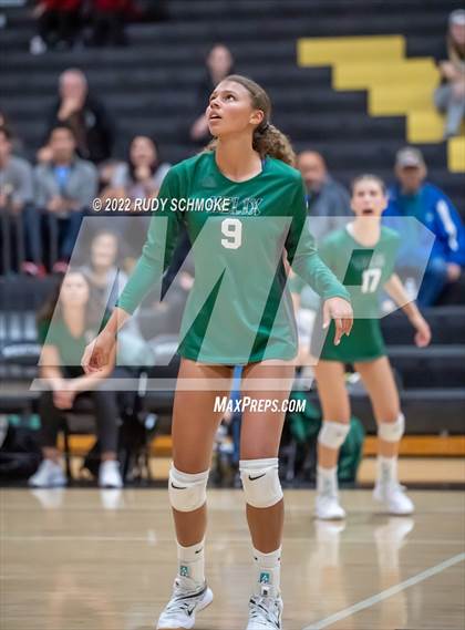 Thumbnail 3 in Holtville vs. Helix (CIF SDS D3 finals) photogallery.