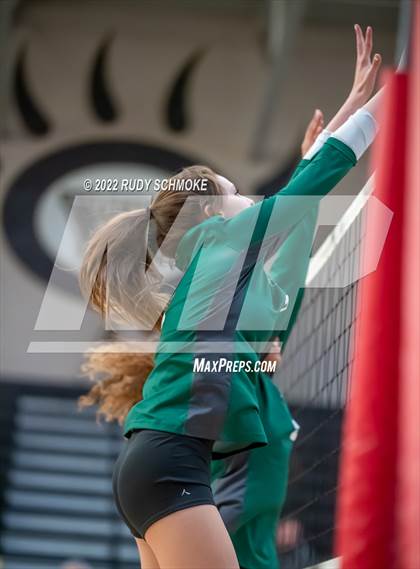Thumbnail 3 in Holtville vs. Helix (CIF SDS D3 finals) photogallery.