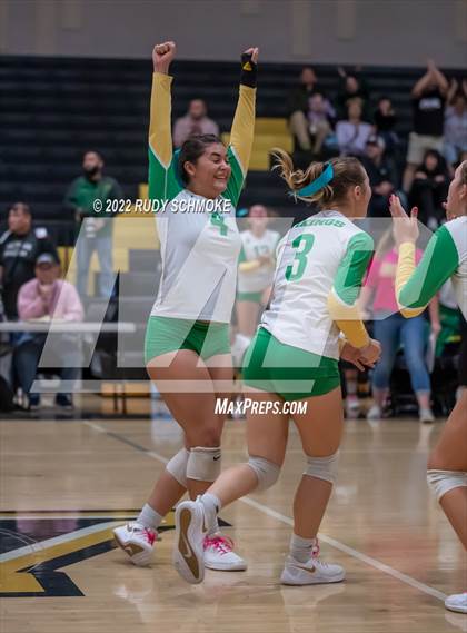Thumbnail 1 in Holtville vs. Helix (CIF SDS D3 finals) photogallery.