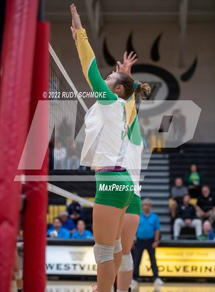 Thumbnail 1 in Holtville vs. Helix (CIF SDS D3 finals) photogallery.