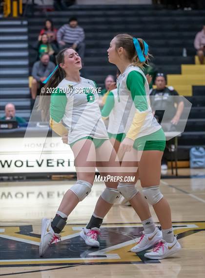 Thumbnail 2 in Holtville vs. Helix (CIF SDS D3 finals) photogallery.