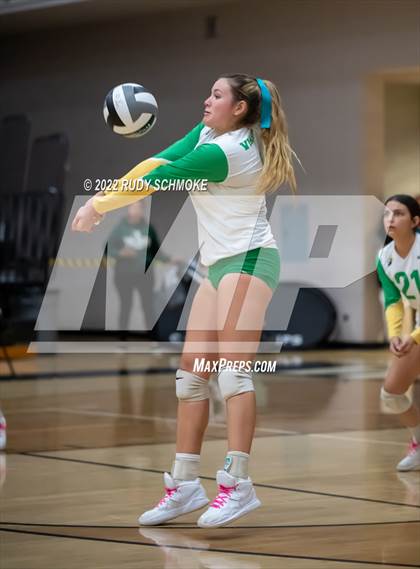 Thumbnail 2 in Holtville vs. Helix (CIF SDS D3 finals) photogallery.