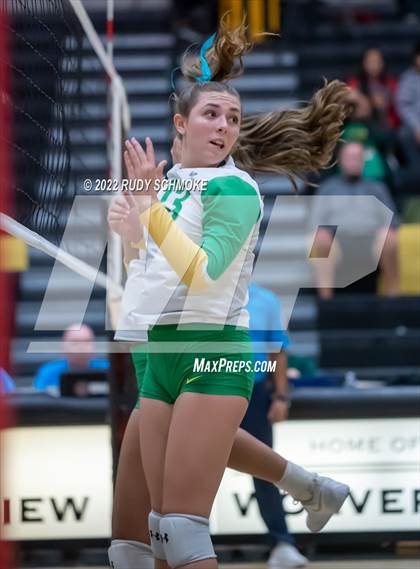 Thumbnail 2 in Holtville vs. Helix (CIF SDS D3 finals) photogallery.