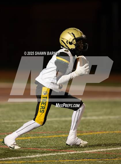 Thumbnail 3 in Indianapolis Crispus Attucks @ Brebeuf Jesuit Preparatory (Sectional S22 Round 1) photogallery.