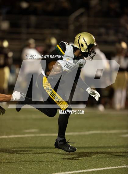 Thumbnail 3 in Indianapolis Crispus Attucks @ Brebeuf Jesuit Preparatory (Sectional S22 Round 1) photogallery.