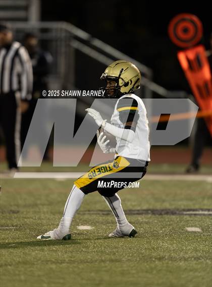 Thumbnail 2 in Indianapolis Crispus Attucks @ Brebeuf Jesuit Preparatory (Sectional S22 Round 1) photogallery.