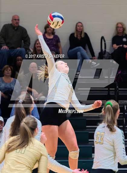 Thumbnail 2 in Sanderson @ Cardinal Gibbons photogallery.