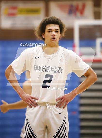 Thumbnail 2 in Tulare Western vs. Clovis East photogallery.