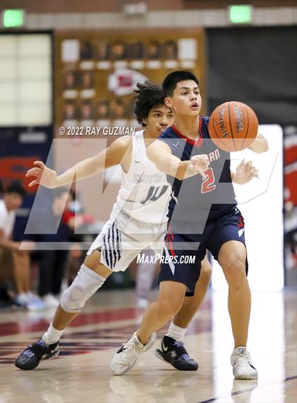 Thumbnail 1 in Tulare Western vs. Clovis East photogallery.