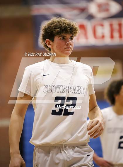 Thumbnail 3 in Tulare Western vs. Clovis East photogallery.