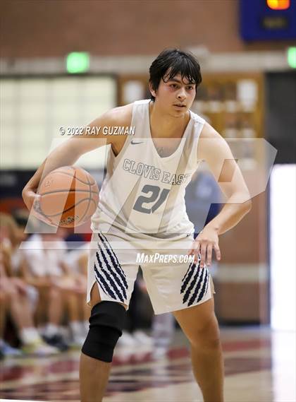 Thumbnail 1 in Tulare Western vs. Clovis East photogallery.