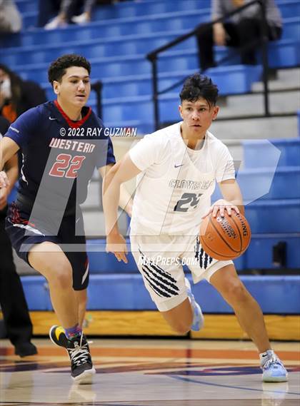 Thumbnail 1 in Tulare Western vs. Clovis East photogallery.