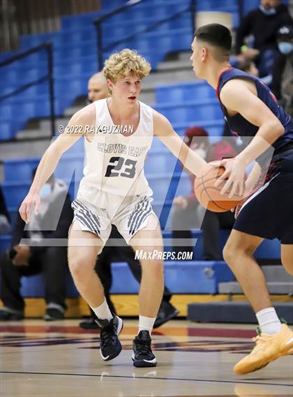 Thumbnail 1 in Tulare Western vs. Clovis East photogallery.
