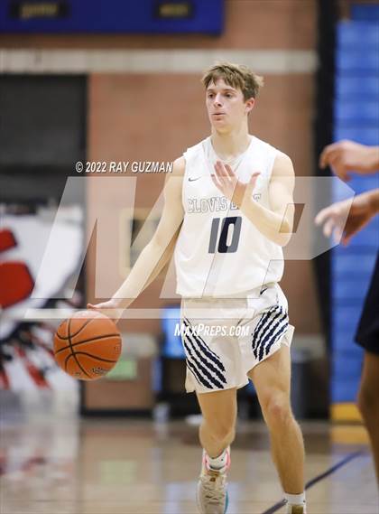 Thumbnail 1 in Tulare Western vs. Clovis East photogallery.