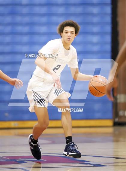 Thumbnail 3 in Tulare Western vs. Clovis East photogallery.