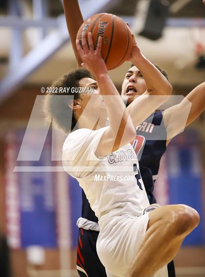 Thumbnail 1 in Tulare Western vs. Clovis East photogallery.