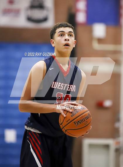 Thumbnail 1 in Tulare Western vs. Clovis East photogallery.
