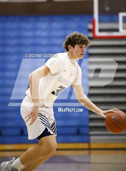 Thumbnail 3 in Tulare Western vs. Clovis East photogallery.