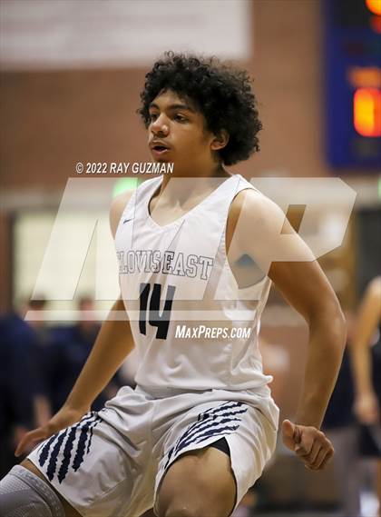 Thumbnail 1 in Tulare Western vs. Clovis East photogallery.