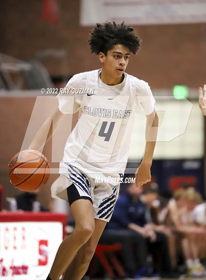 Thumbnail 1 in Tulare Western vs. Clovis East photogallery.