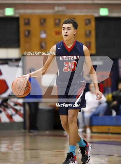 Thumbnail 2 in Tulare Western vs. Clovis East photogallery.