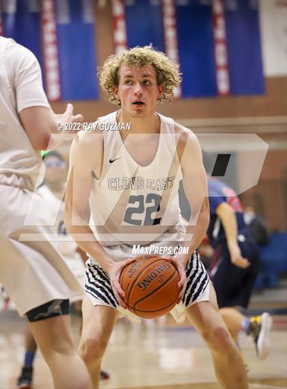 Thumbnail 3 in Tulare Western vs. Clovis East photogallery.