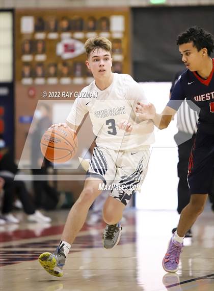 Thumbnail 1 in Tulare Western vs. Clovis East photogallery.