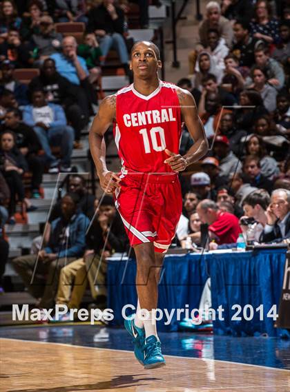 Thumbnail 2 in Bridgeport Central vs. Fairfield Prep (CIAC Class LL Final) photogallery.