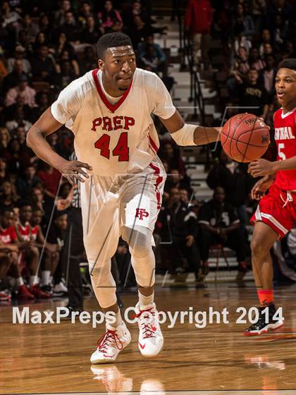 Thumbnail 1 in Bridgeport Central vs. Fairfield Prep (CIAC Class LL Final) photogallery.