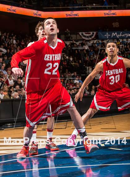 Thumbnail 2 in Bridgeport Central vs. Fairfield Prep (CIAC Class LL Final) photogallery.