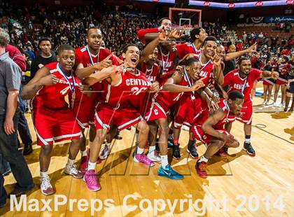 Thumbnail 2 in Bridgeport Central vs. Fairfield Prep (CIAC Class LL Final) photogallery.