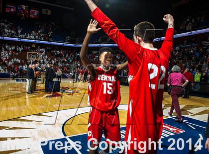 Thumbnail 2 in Bridgeport Central vs. Fairfield Prep (CIAC Class LL Final) photogallery.