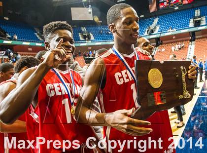Thumbnail 2 in Bridgeport Central vs. Fairfield Prep (CIAC Class LL Final) photogallery.